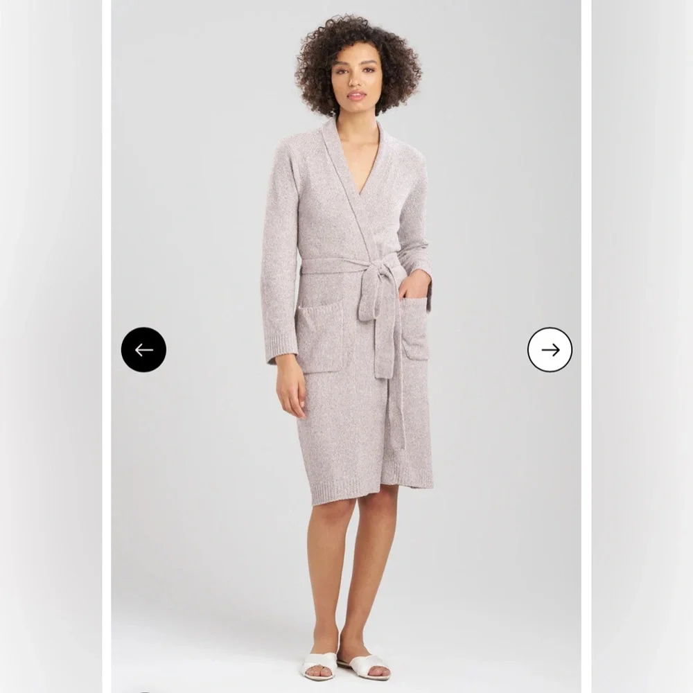 Natori Soft Gray Lounge Robe - Picture 5 of 7
